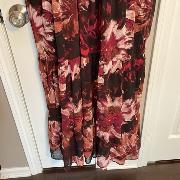NWT Lulu’s tiered maxi dress - Picture 3 of 9